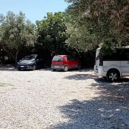 Capozza Maria Greca בית הארחה 3*